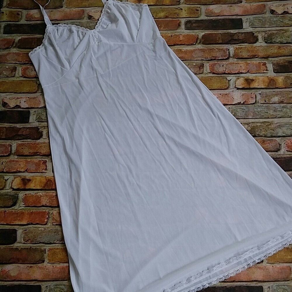 Vintage Shadow Line white slip 36